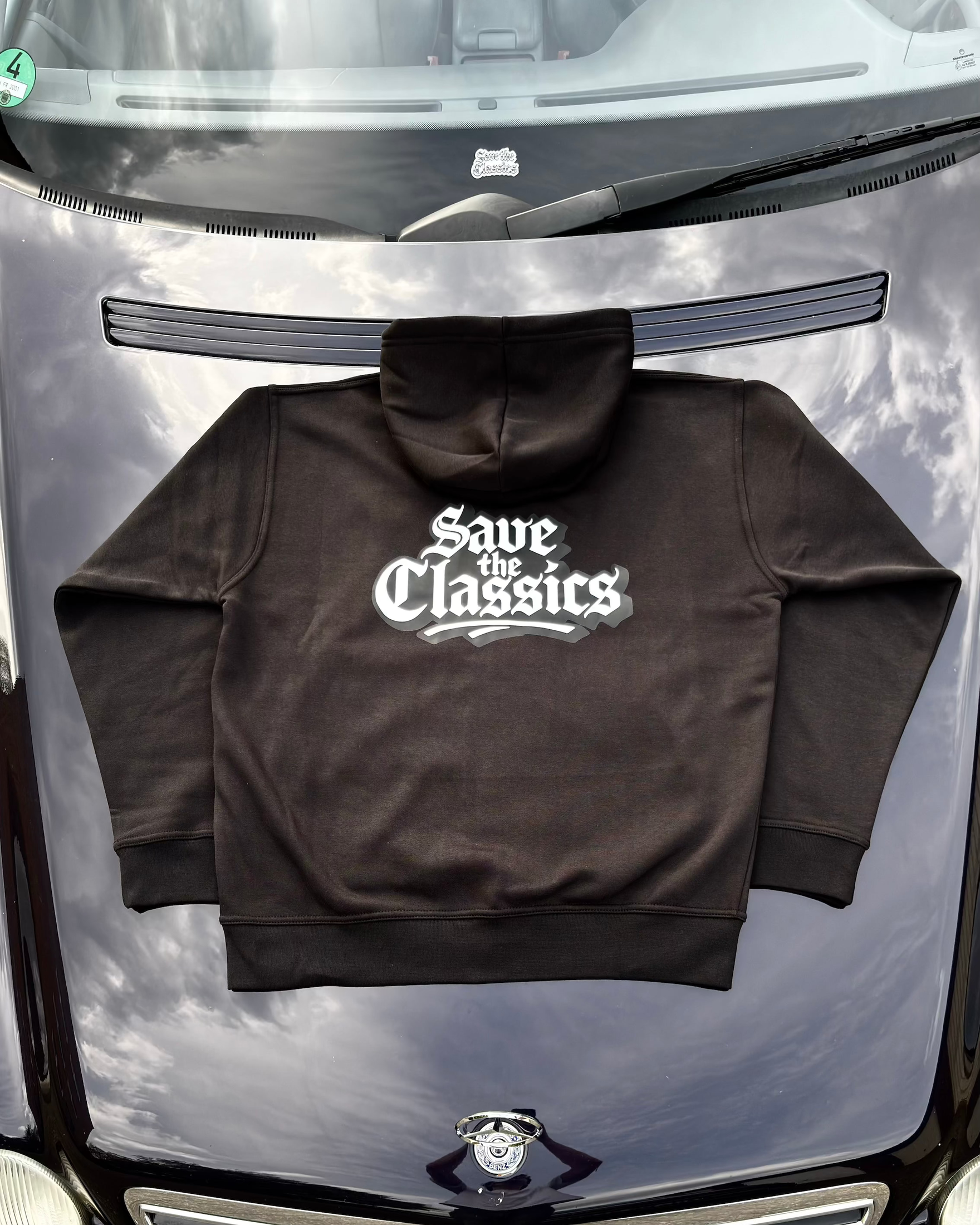 Save the Classics Zip Hoodie Schwarz Rückseite