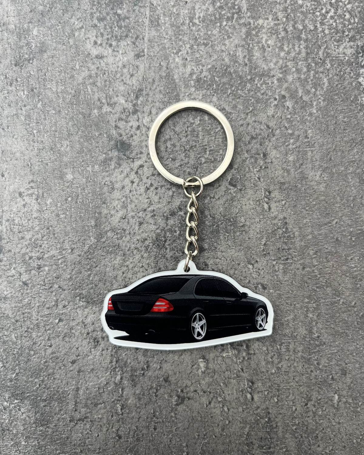 W211 Schlüsselanhänger Acryl – Youngtimer E - Klasse Fan Geschenk - SaveTheClassics