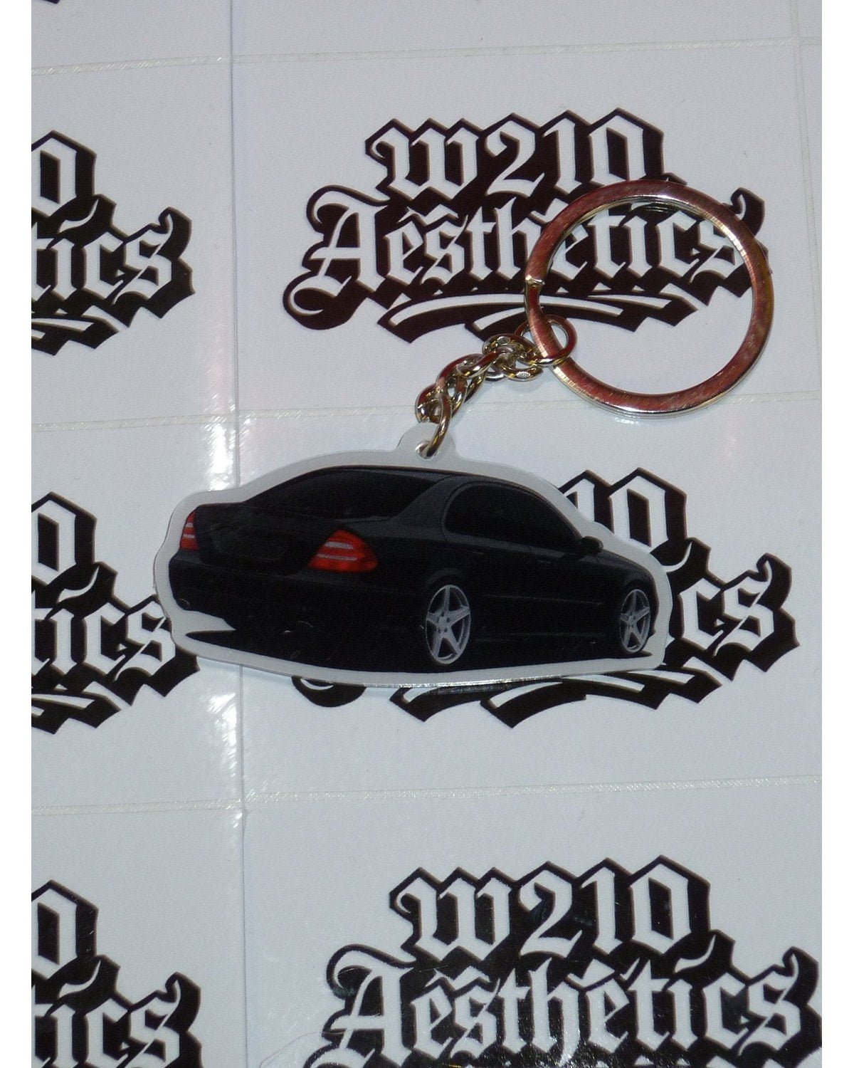 W211 Schlüsselanhänger Acryl – Youngtimer E - Klasse Fan Geschenk - SaveTheClassics